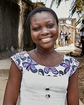 Olivia Aka bor i Elfenbenskusten och lever med typ 1-diabetes.